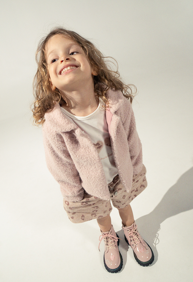 Παιδικό Σετ 4τμχ Με Σορτς & Μπλούζα, Παλτό & Τσαντάκι Εβίτα